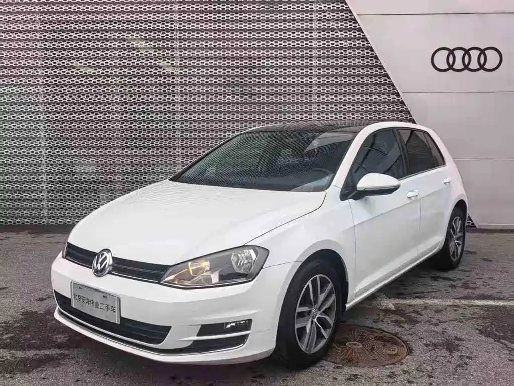 Фото 1 - Volkswagen Golf