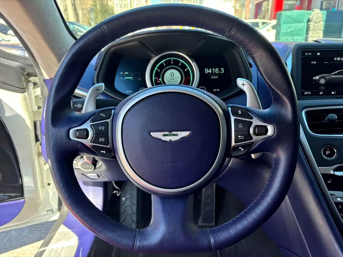 Aston Martin DB11 2019 Model 4.0T V8 Coupe фото 11