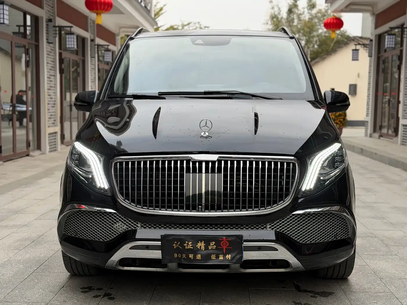 Mercedes-Benz V-Class 2017 Model V 260 Premium Edition фото 2