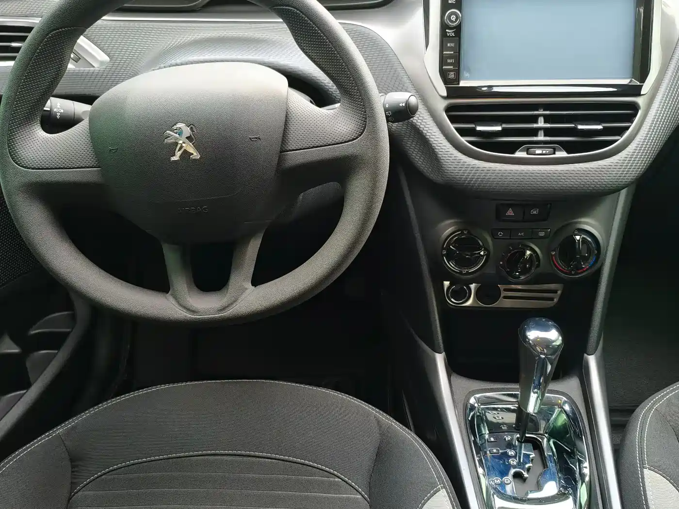 Peugeot 2008 2014 2014 1.6L Automatic Trend Edition