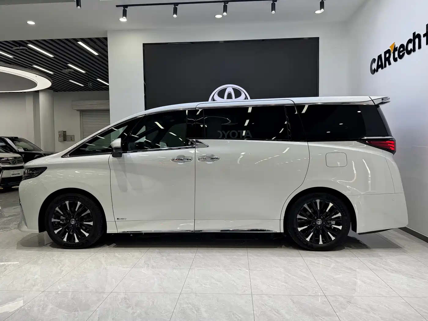 Toyota Alphard 2026 2024 Hybrid 2.5L Ultimate Enjoyment Edition