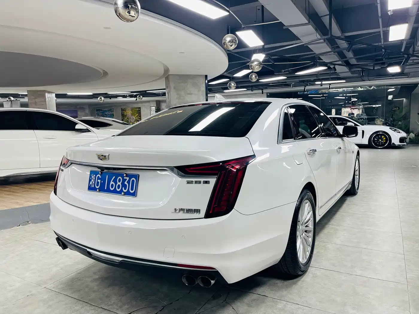 Cadillac CT6 2019 28T Fashion Model фото 5