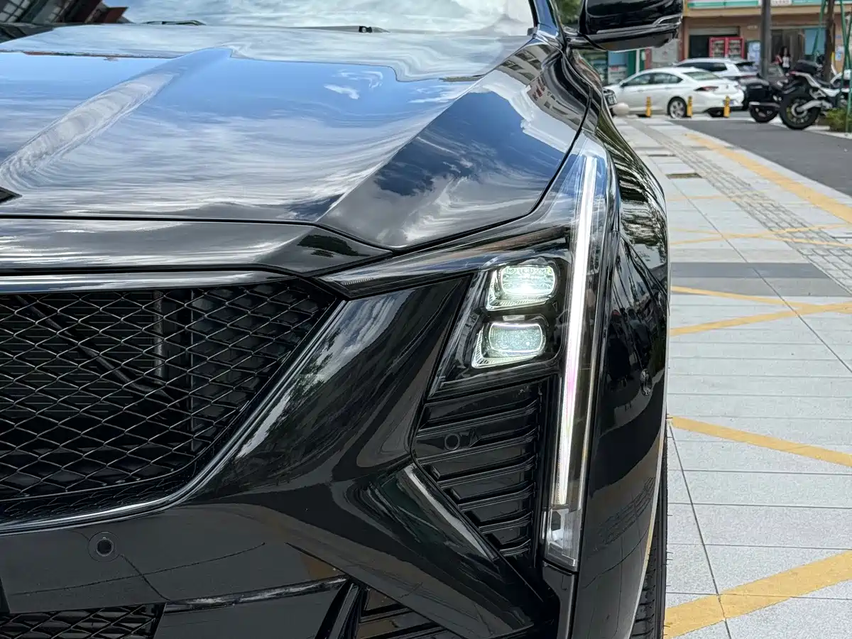 Cadillac CT5 2026 2025 Model 28T Track Performance Edition