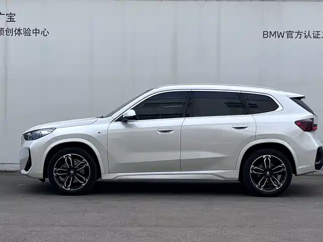 BMW X1 2023 sDrive25Li M Sport Package — фото 3