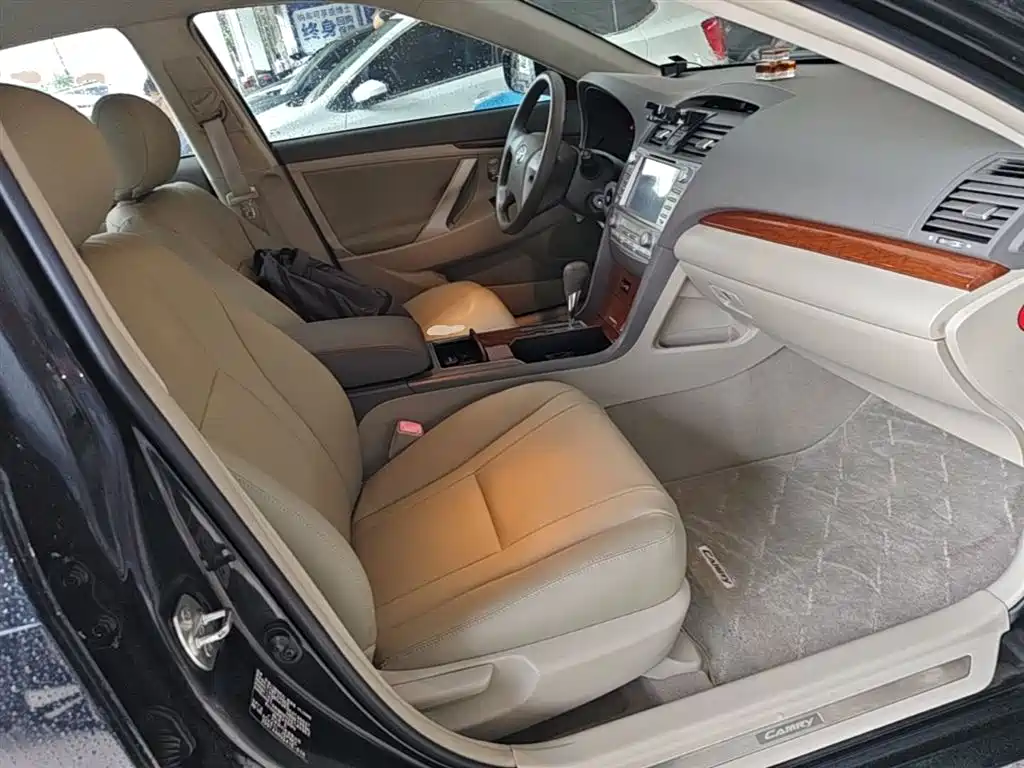 Toyota Camry 2013 200E Classic Elite Edition фото 25