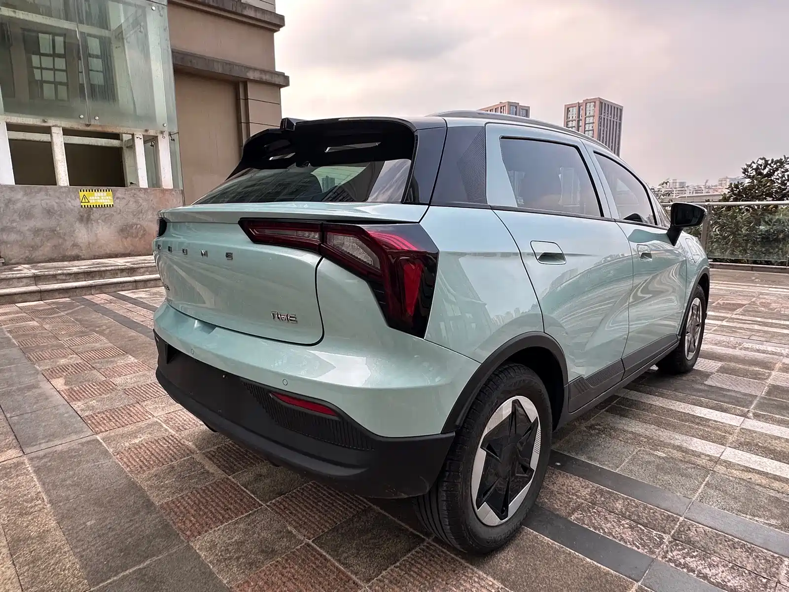 Фото 6 - Geely Geometry E Firefly