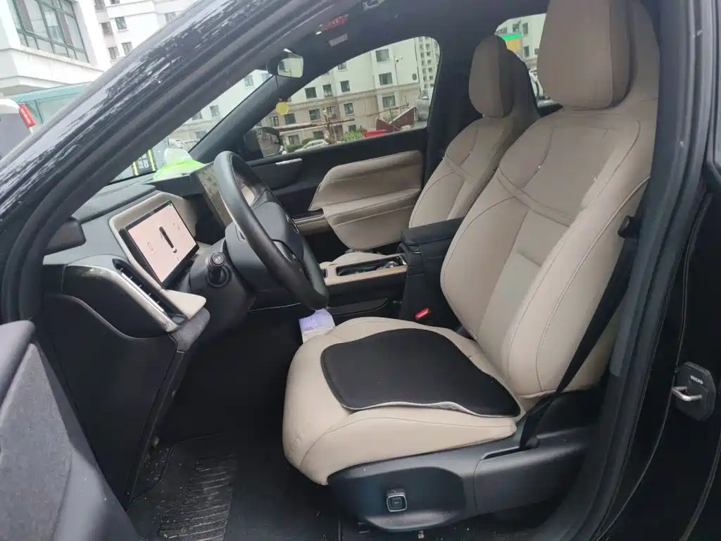 Volvo XC70 Plug-in Hybrid 2026 2026 AWD Extended Range Core