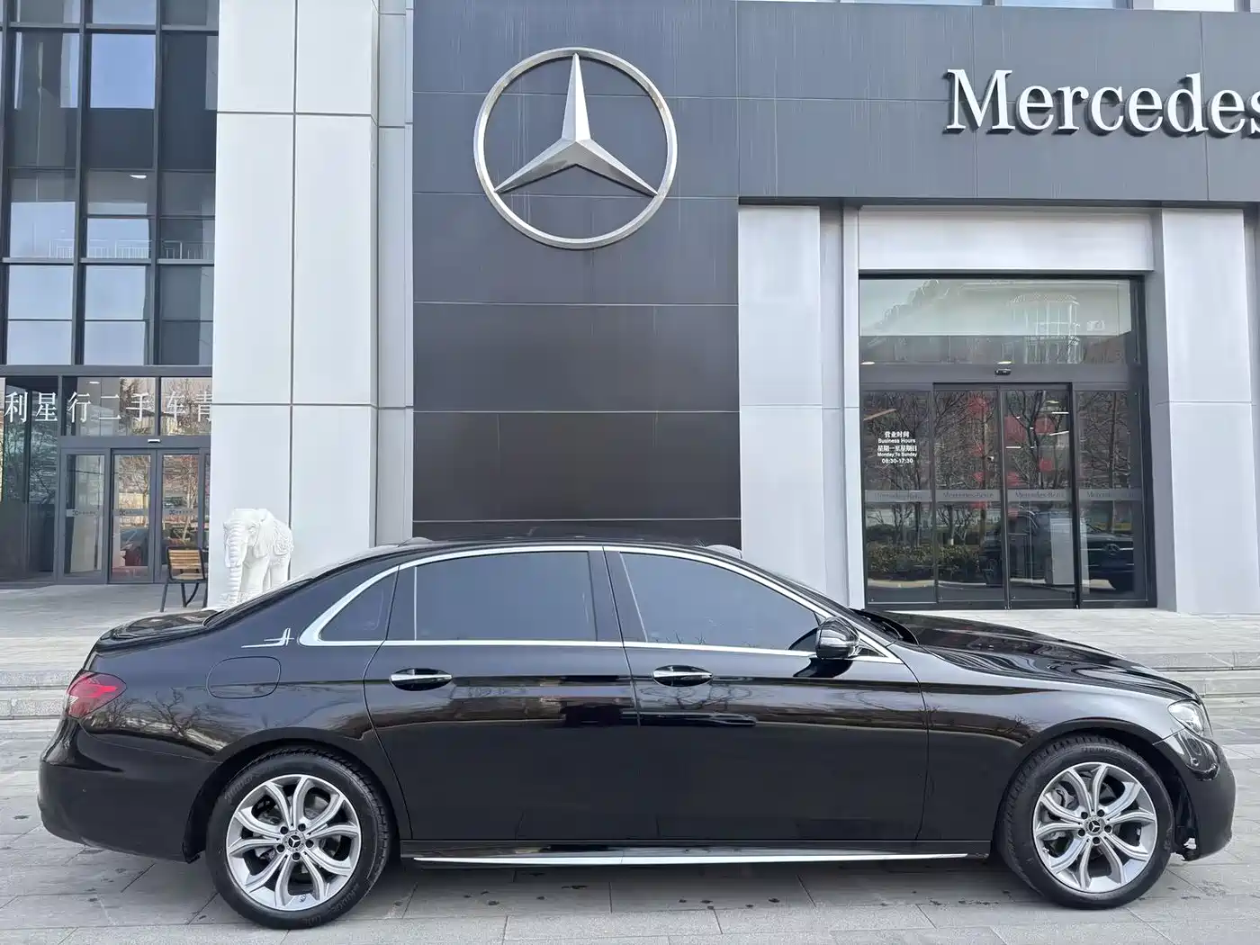 Mercedes-Benz E-Class 2023 E 300 L Sport Luxury фото 21