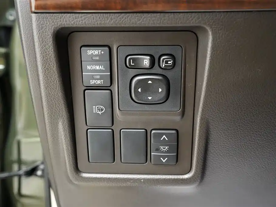 Toyota Prado 2010 4.0L Automatic VX NAVI фото 11