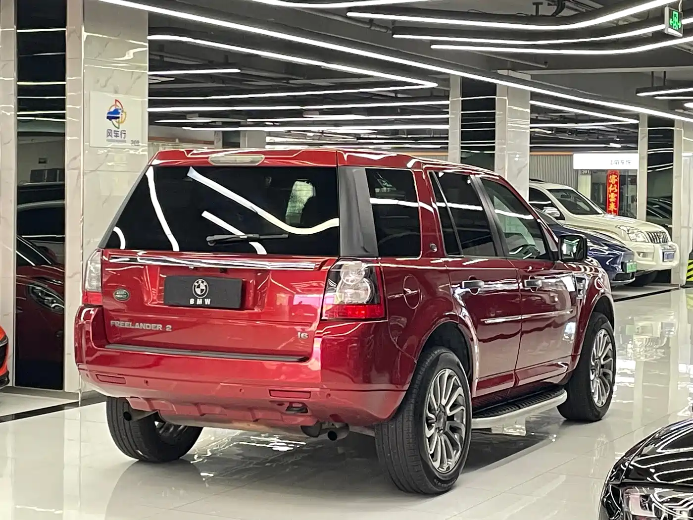 Land Rover Freelander 2 2011 3.2L China Red Limited Edition фото 4