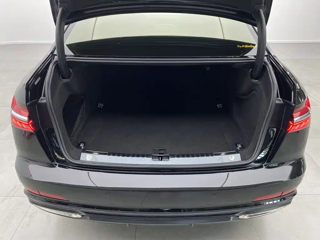 Фото 33 - Audi A6L