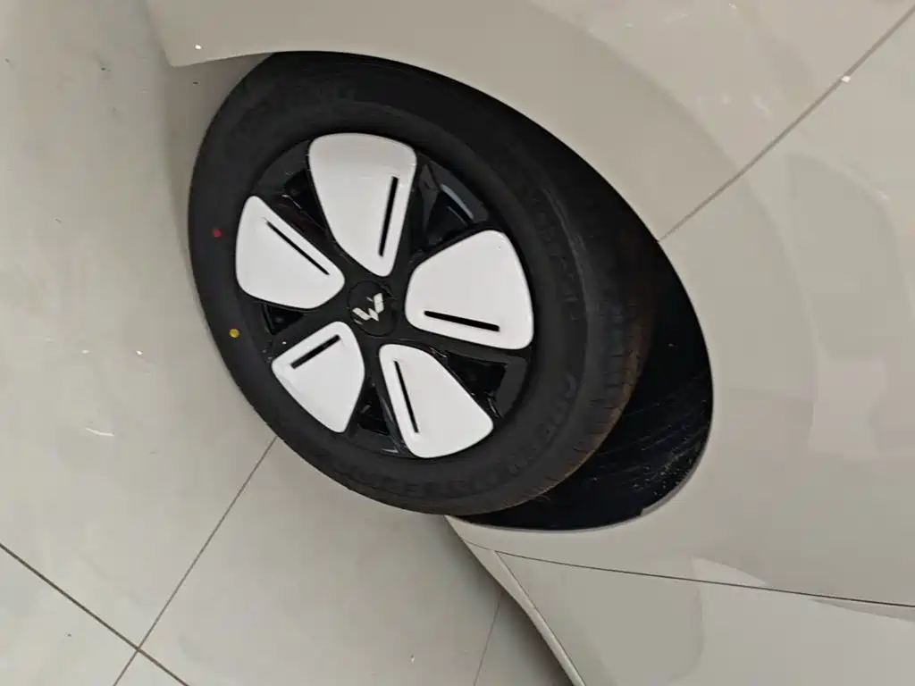 Wuling Motors Hongguang MINIEV 2026 2025 4-Door Advanced