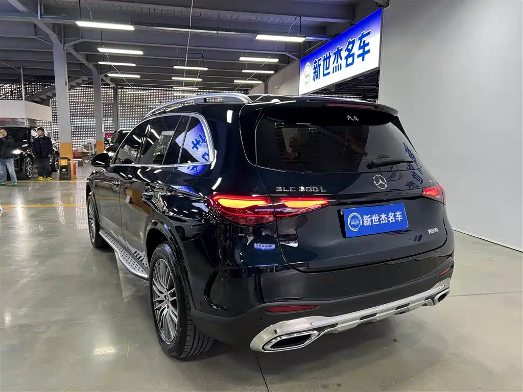 MERCEDES-BENZ GLC