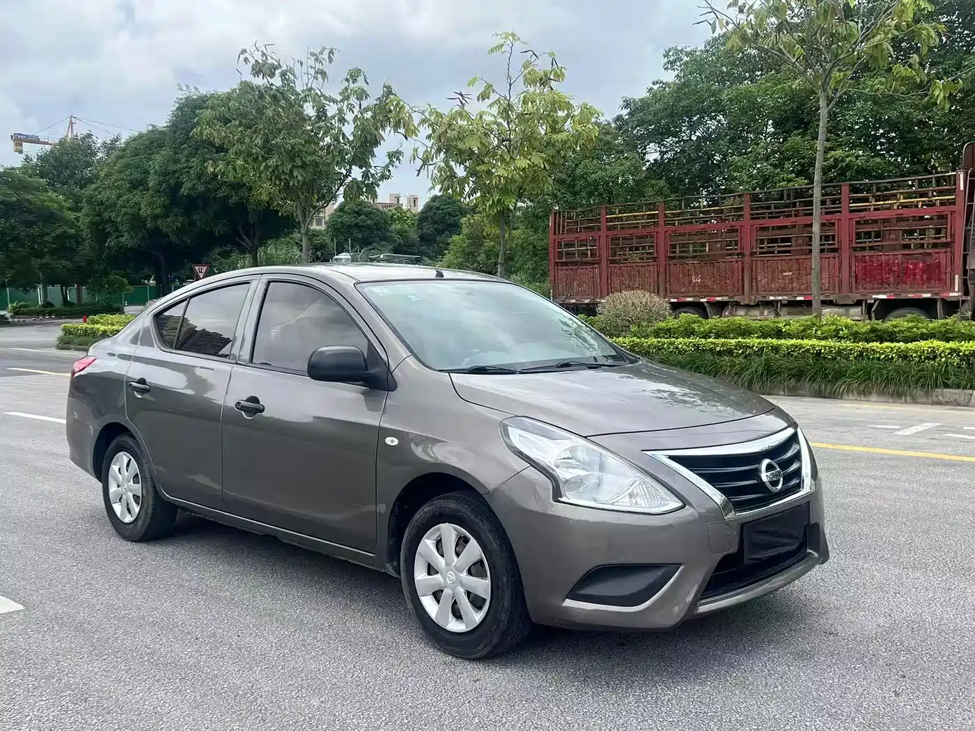 Nissan Sunny 2017 2016 1.5XE Manual Leading Edition