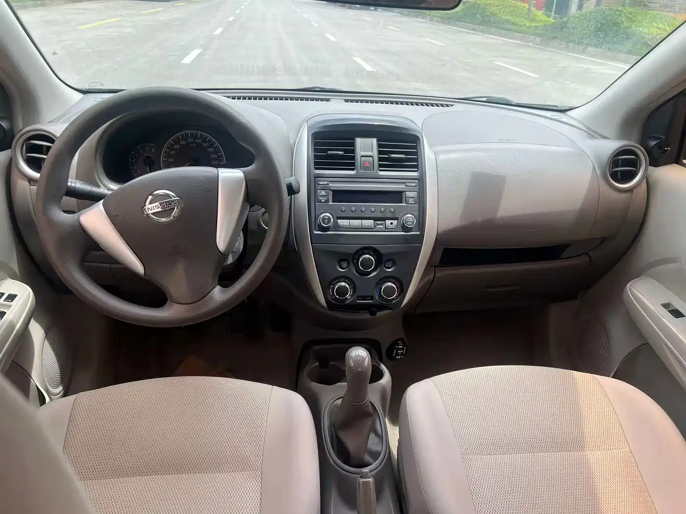 Nissan Sunny 2017 2016 1.5XE Manual Leading Edition