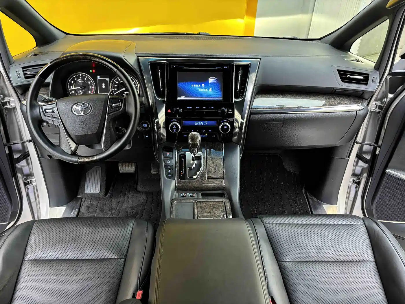 Toyota Alphard 2018 Facelift 3.5L Premium Edition фото 11