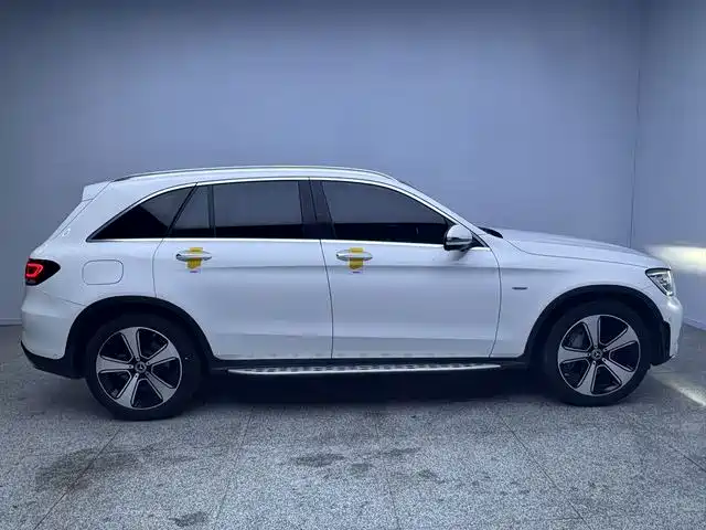 Фото 13 - Mercedes-Benz GLC