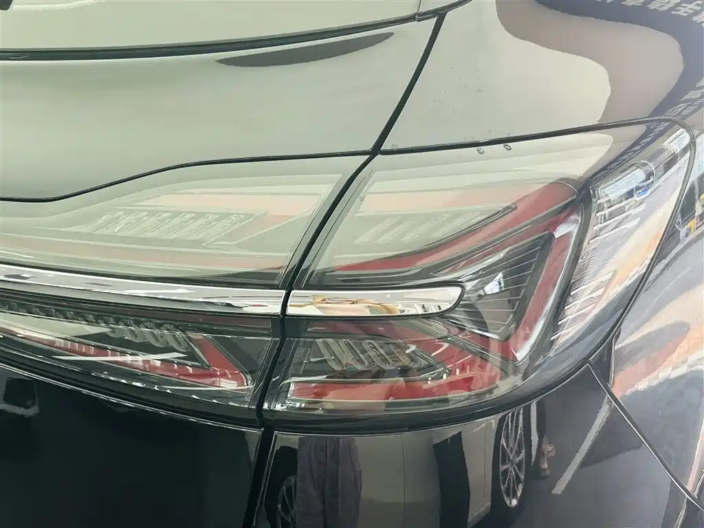Hongqi HS5 2023 2.0T Flag Enjoy Pro Edition фото 12