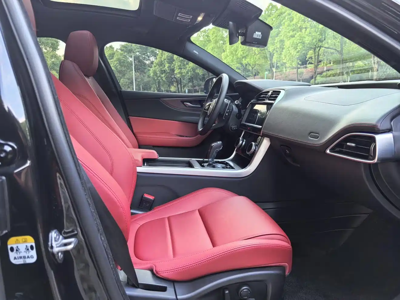 Jaguar XEL 2025 2025 2.0T 250PS R-DYNAMIC 90th Anniversary Edition