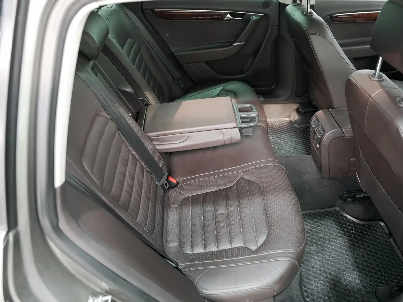 Volkswagen Magotan (Import) 2012 Wagon 2.0TSI Luxury фото 17