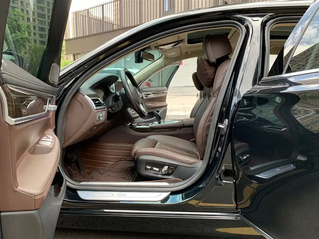 BMW 7 Series 2021 Model 730Li Luxury Package фото 16