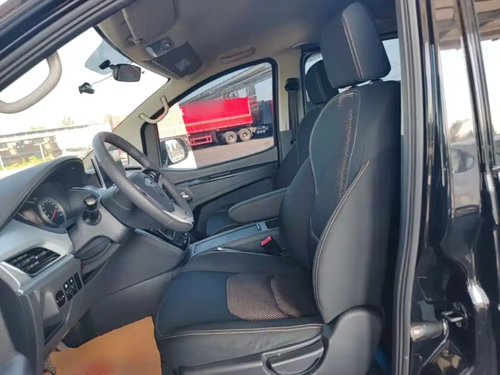 JAC Refine M3 2022 2022 1.5T 7-Seater Standard