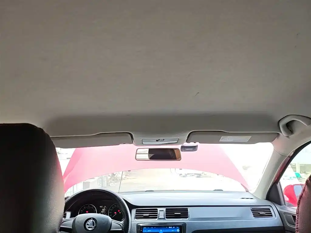 Škoda Skoda Rapid Spaceback 2016 Facelift 1.6L Automatic Forward Edition фото 18