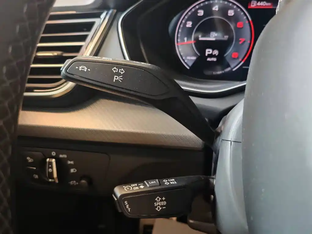 Audi Q5L 2023 40T Luxury Dynamic фото 2