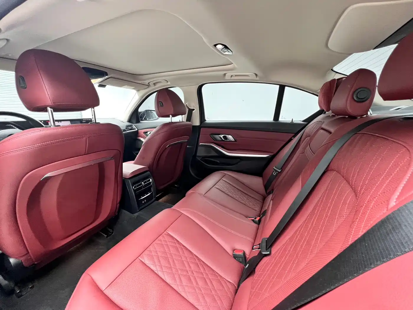 BMW 3 Series 2023 320Li M Sport Package фото 8
