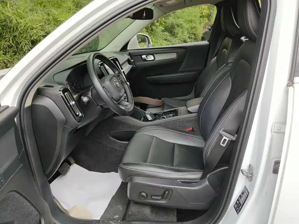 صورة 15 - Volvo XC40