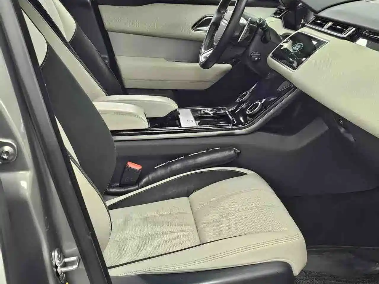 Фото 6 - Land Rover Range Rover Velar
