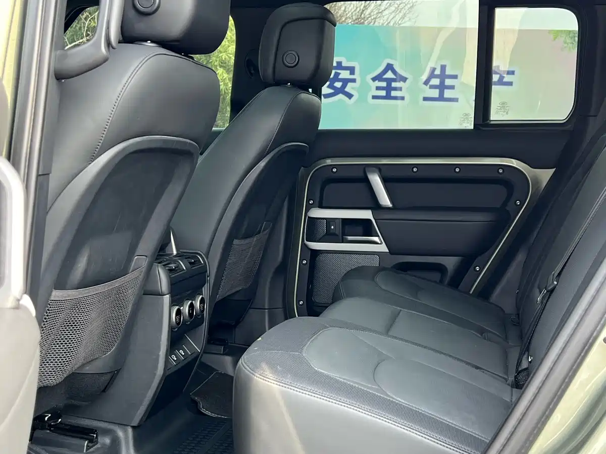 Land Rover Defender 2022 110 P400 X-DYNAMIC HSE фото 13