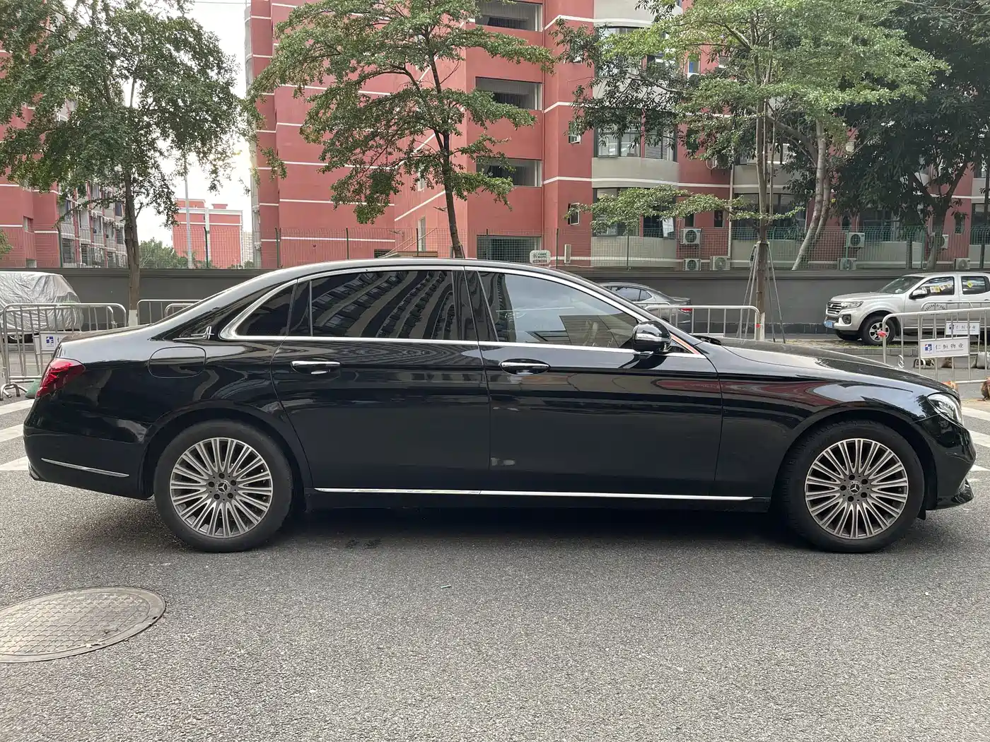 Mercedes-Benz E-Class 2020 E 300 L Fashion фото 8