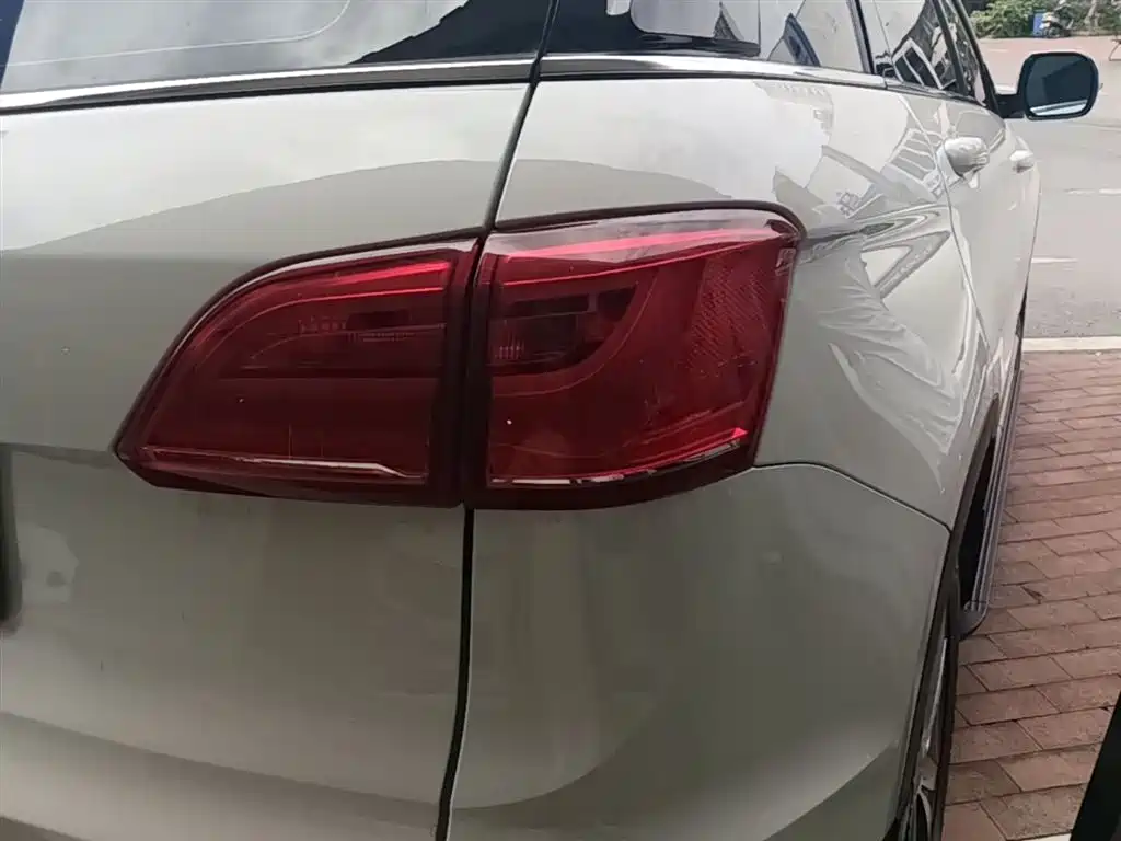 Haval H6 Coupe 2015 Blue Label 2.0T 2WD Premium фото 8