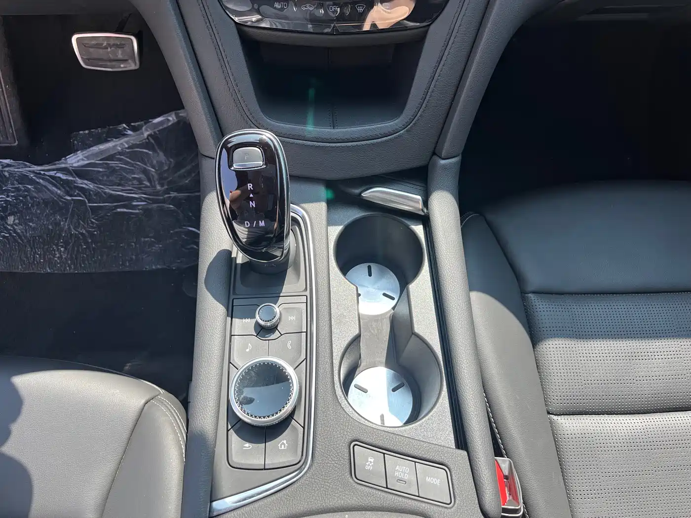 Cadillac XT6 2025 2.0T 6-Seater AWD Executive Black Label Edition фото 11