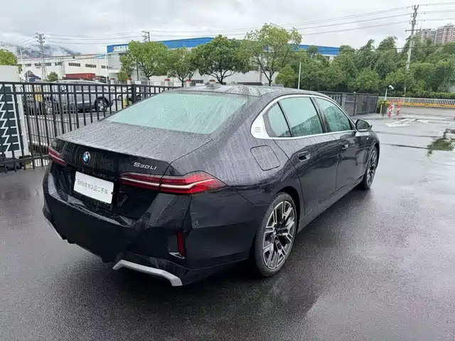 BMW 5 Series 2025 530Li Premium M Sport Package — фото 2