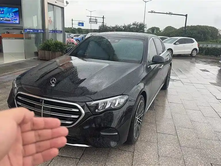 MERCEDES-BENZ E-CLASS