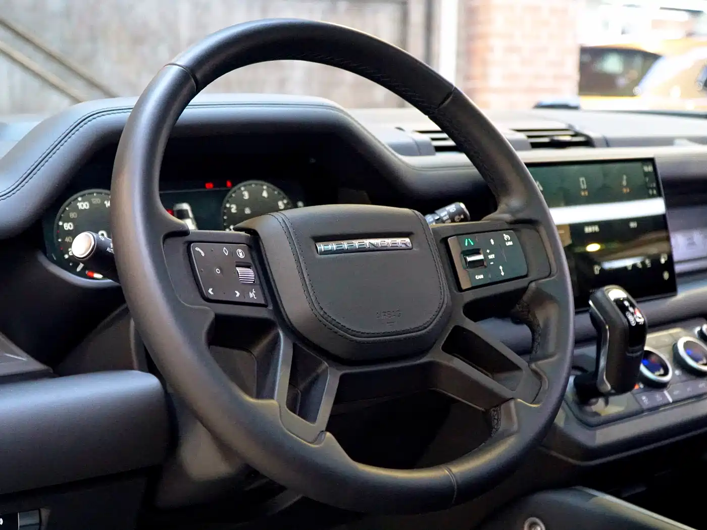 Land Rover Defender 2025 110 3.0T P400 X фото 19
