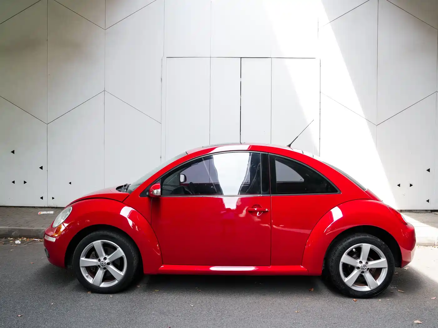 Volkswagen Beetle 2008 1.8T AT Luxury фото 4