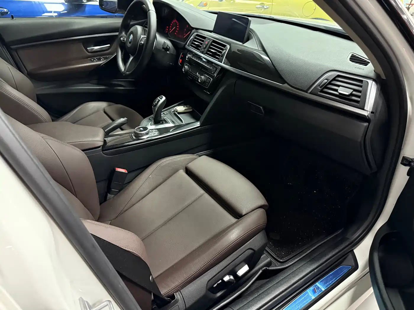 BMW 3 Series 2018 320Li Leading M Sport Package фото 12