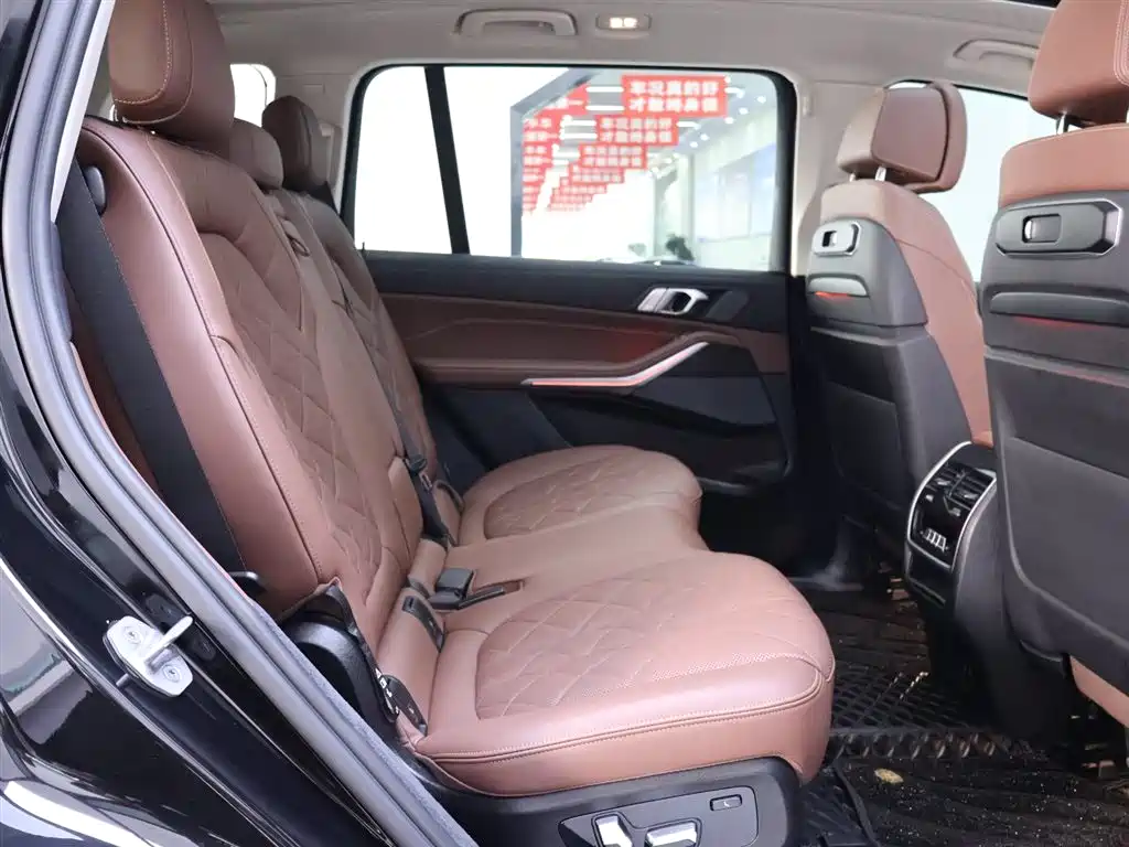 BMW X7 2023 xDrive40i Leading Luxury Package фото 21