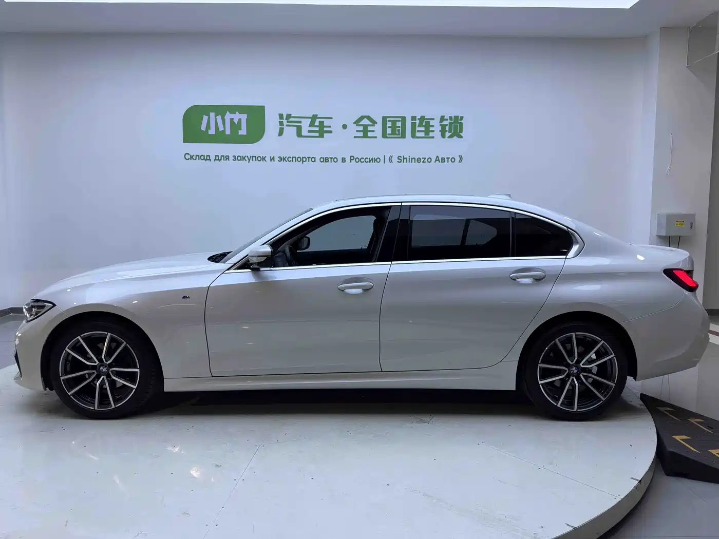 BMW 3 Series 2022 320Li M Sport Package фото 2