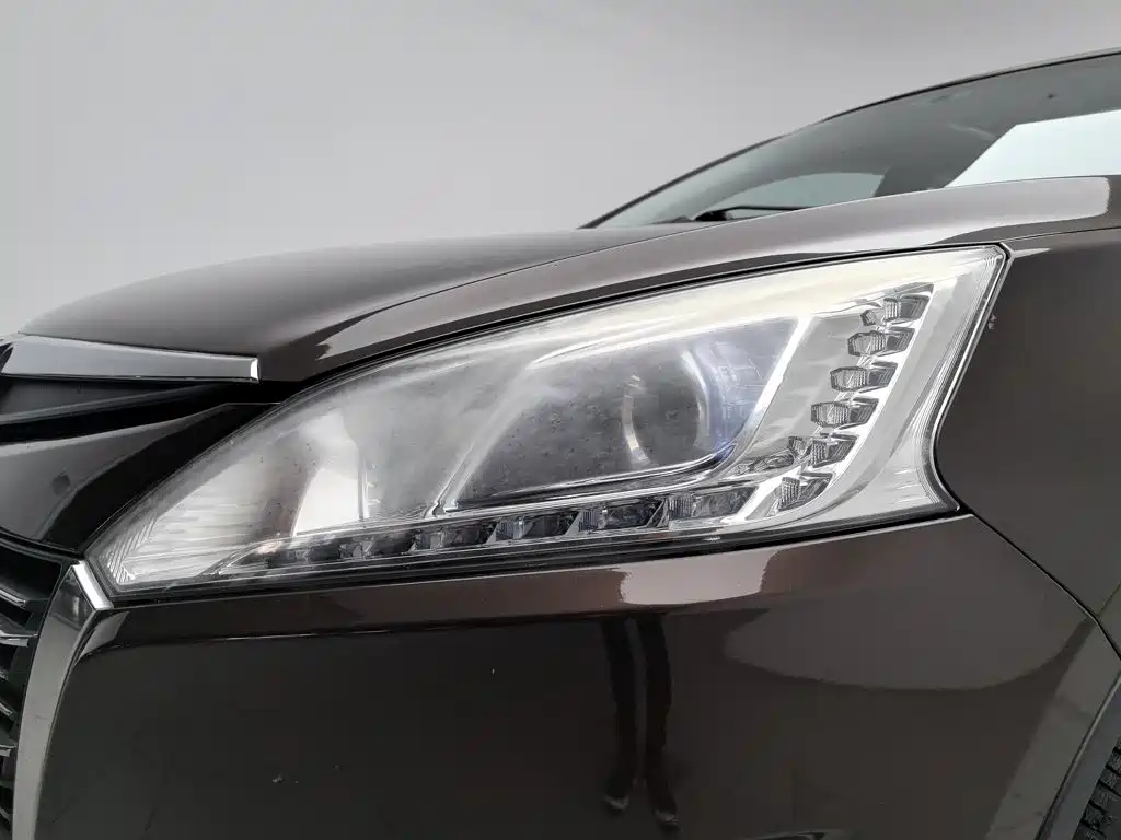 Luxgen U6 SUV 2016 2017 1.8T Fashion Upgrade