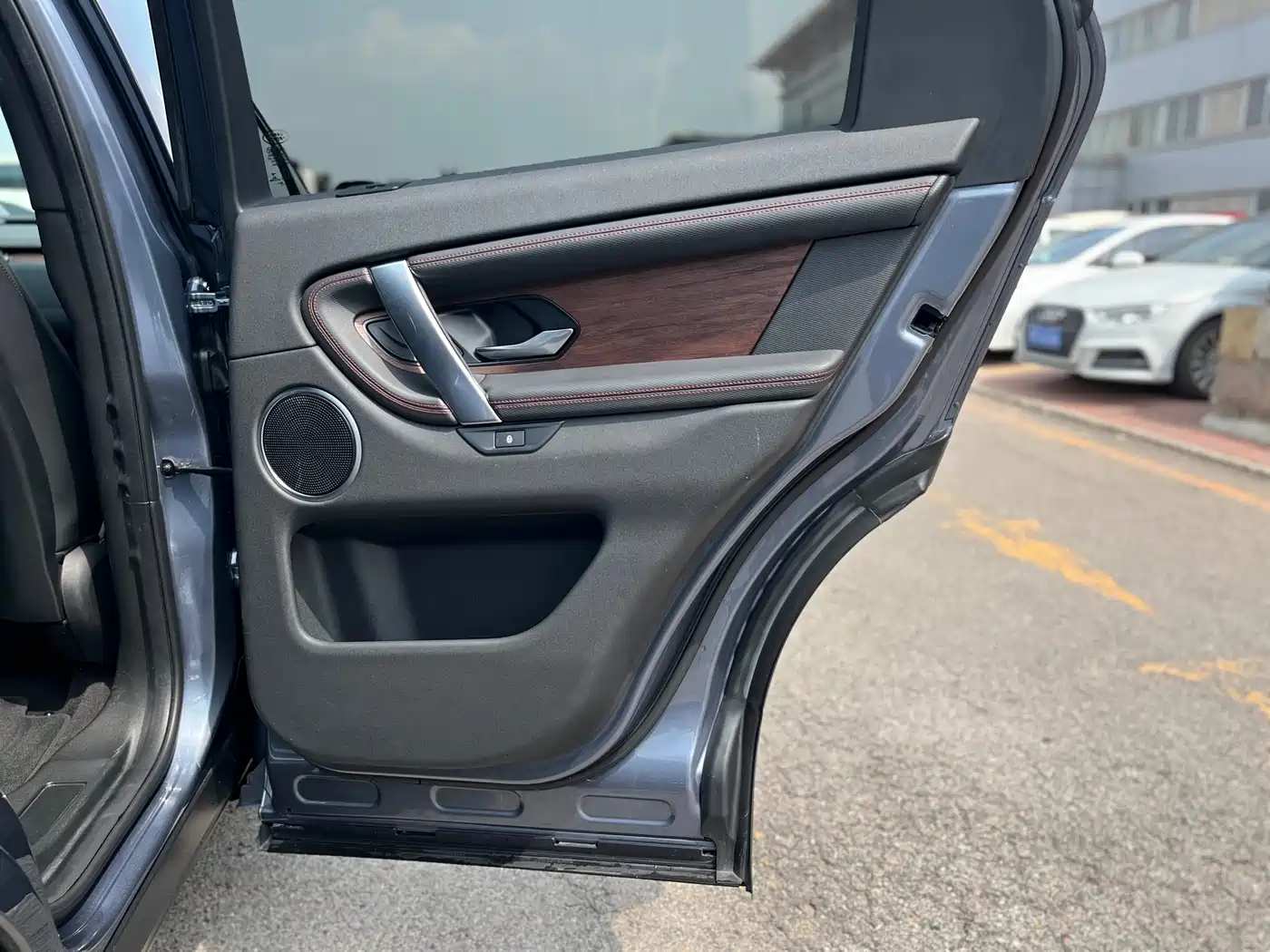 Land Rover Discovery Sport 2020 249PS R-Dynamic Performance фото 26