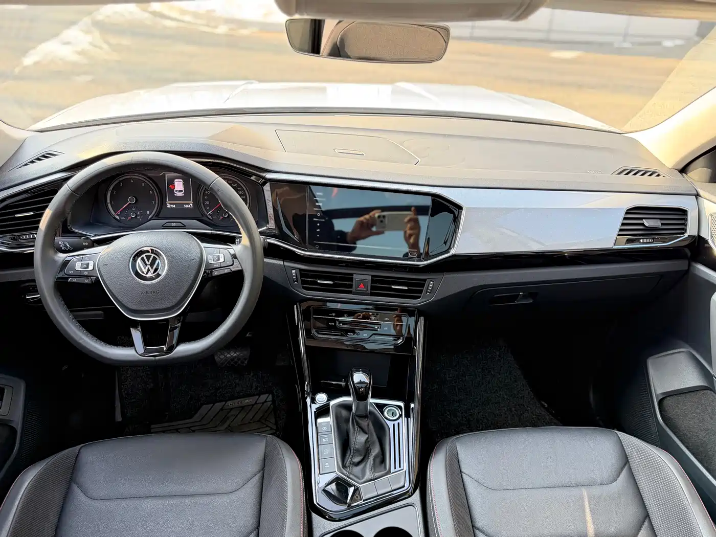 Volkswagen Tayron 2022 280TSI 2WD Luxury Smart Connect Edition фото 17