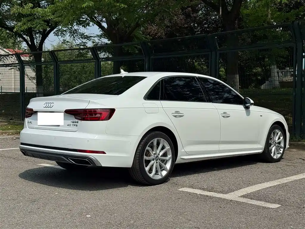 Audi A4L 2018 30th Anniversary 40 TFSI Fashion фото 10