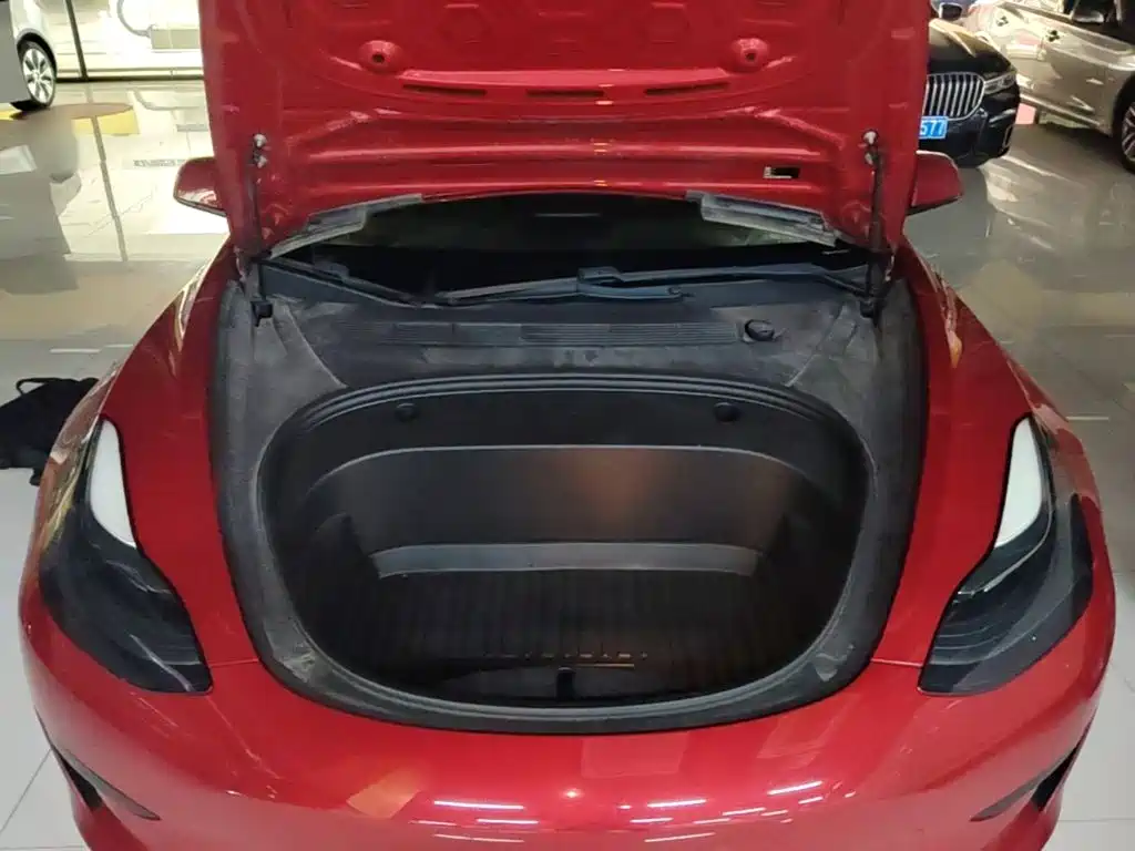 Photo 20 - Tesla Model 3
