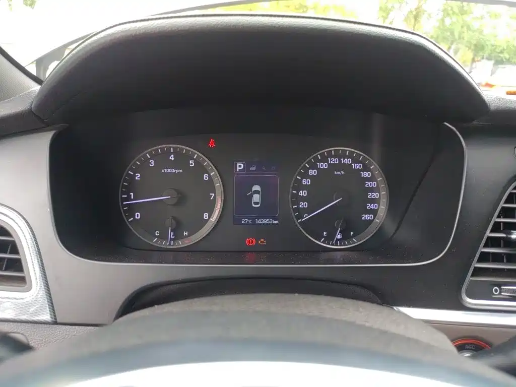 Фото 7 - Hyundai Sonata