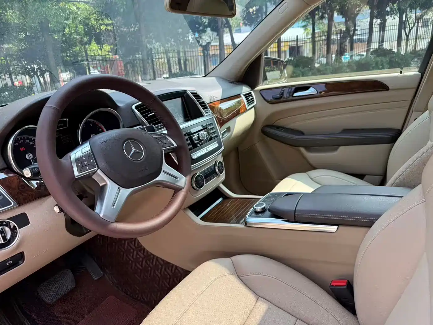 Mercedes-Benz M-Class 2014 ML 400 4MATIC Dynamic фото 21