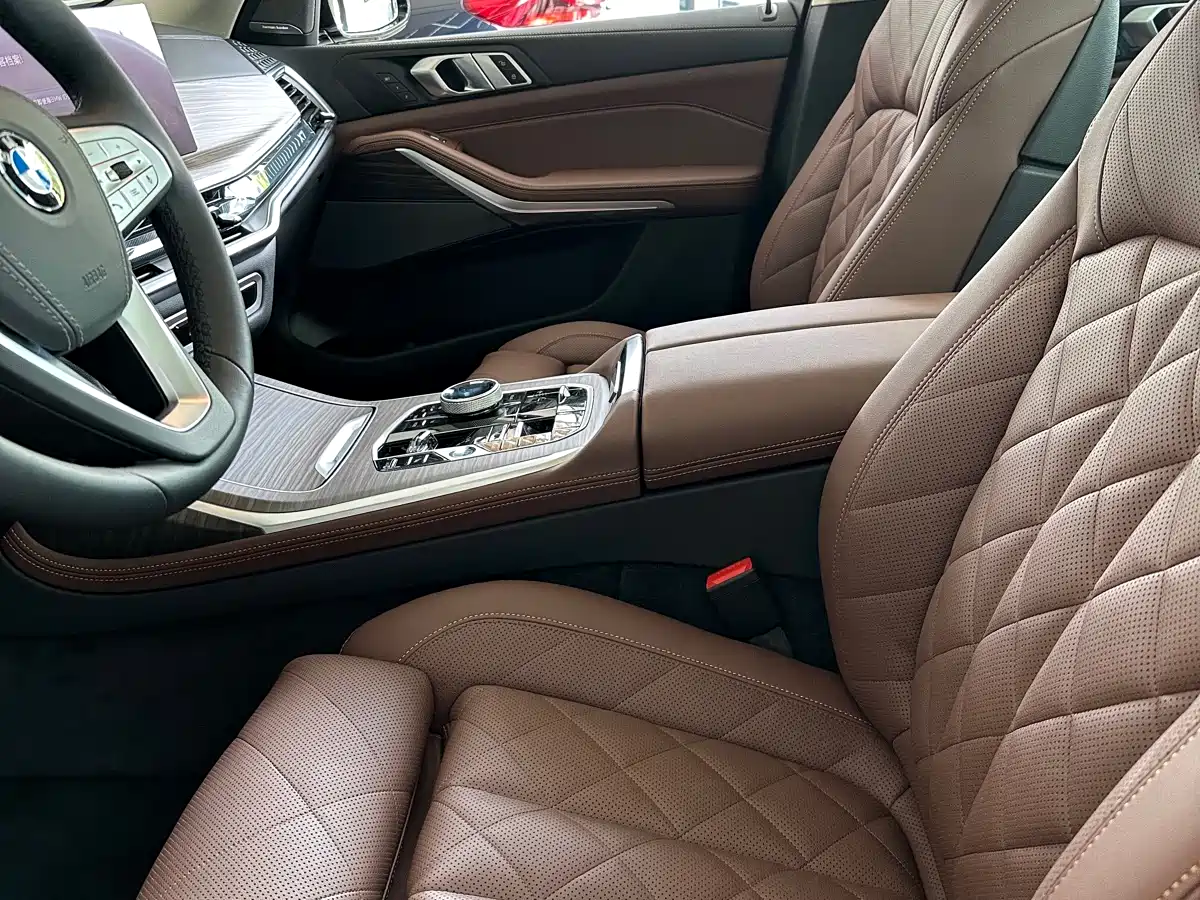 BMW X7 2025 xDrive40i Leading Luxury Package фото 4